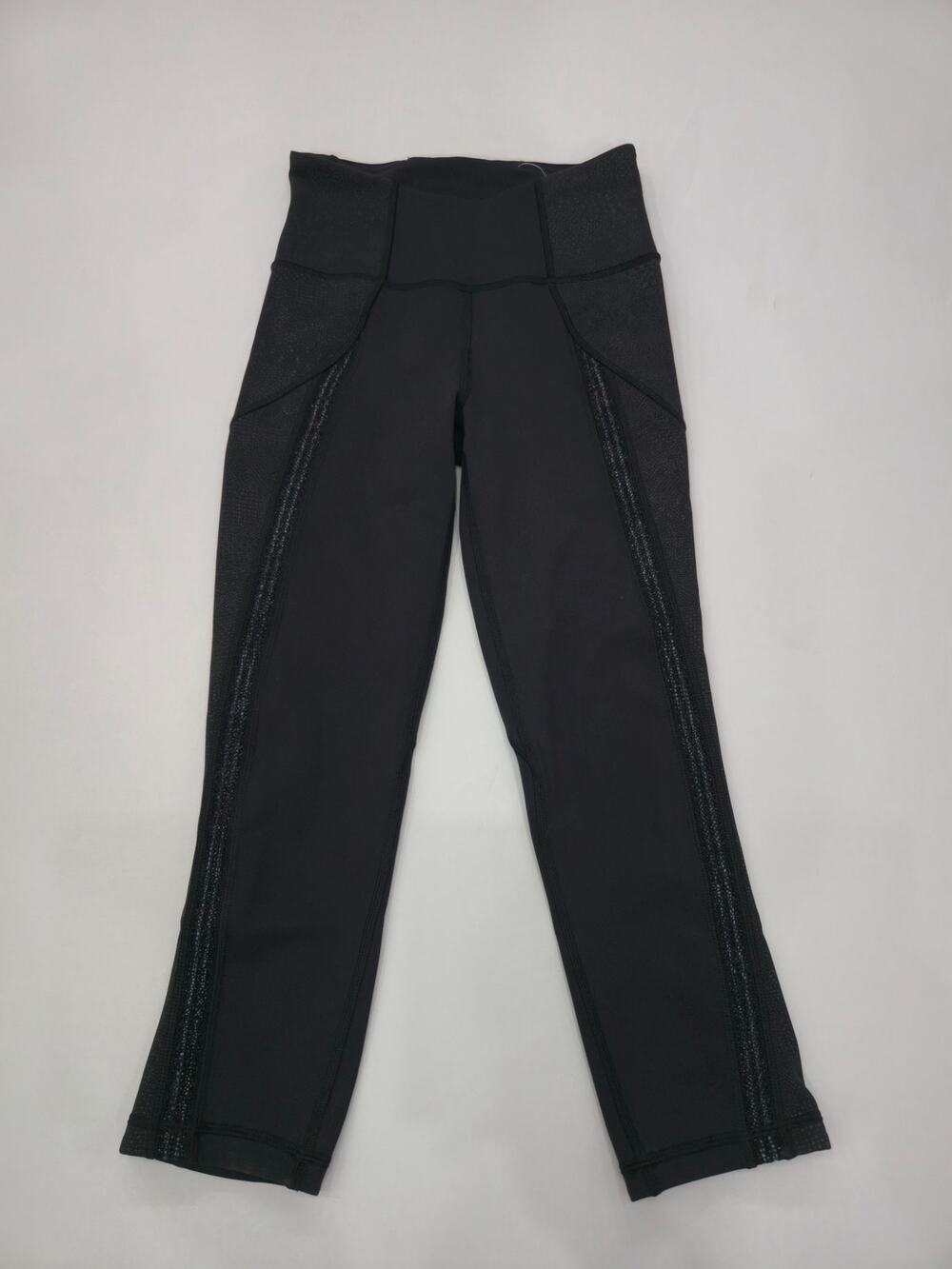 Lululemon Crop Tight Black Reflective Side Panel High Rise Size 4 EUC